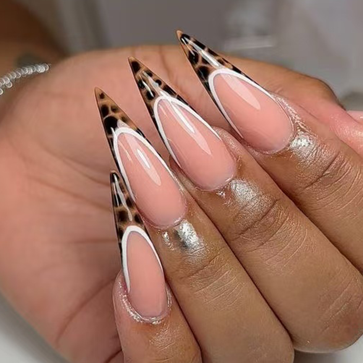 Stiletto Medium Length 24Pcs Press on Nails Acrylic Handcrafted Set